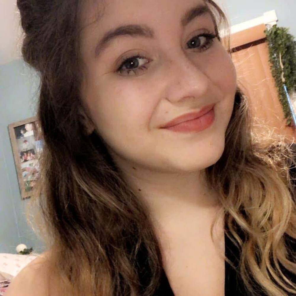 Meet your Posher, Alexis